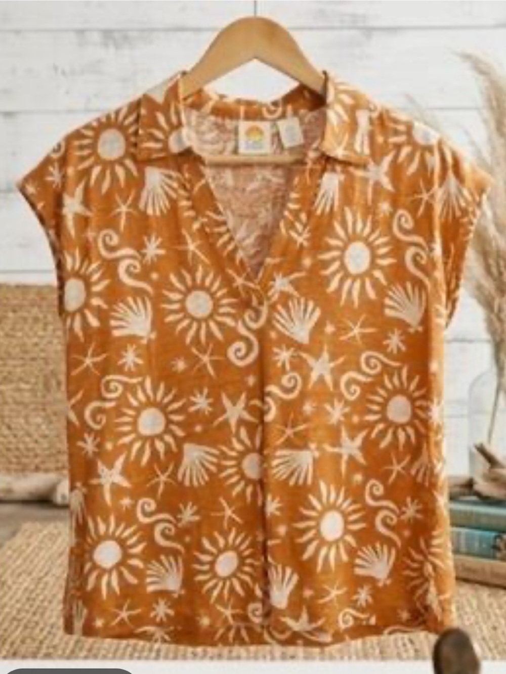 C&C California Rust Orange Sun & Seashell Short Sleeve Button Front Tee